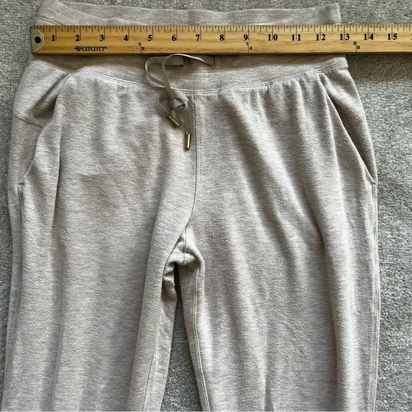 LULULEMON Warm Down High Rise Jogger Size 4 Soft Cozy Trendy Stylish Athletic - Picture 6 of 9